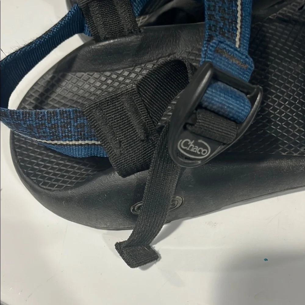 Chaco sandals men’s Black and Blue Strappy Sandals‎ size 9